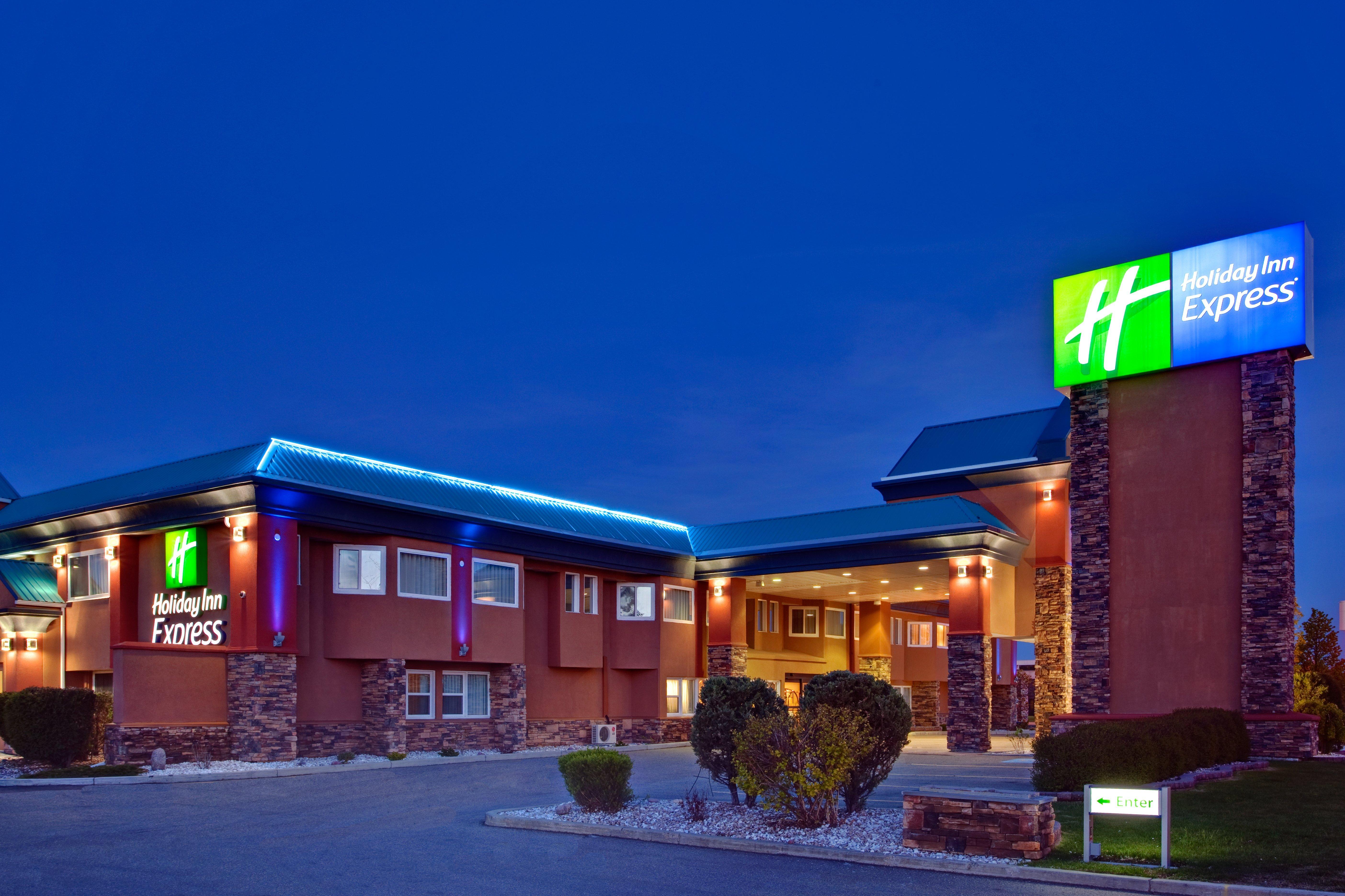 Holiday Inn Express Red Deer By Ihg Exteriör bild