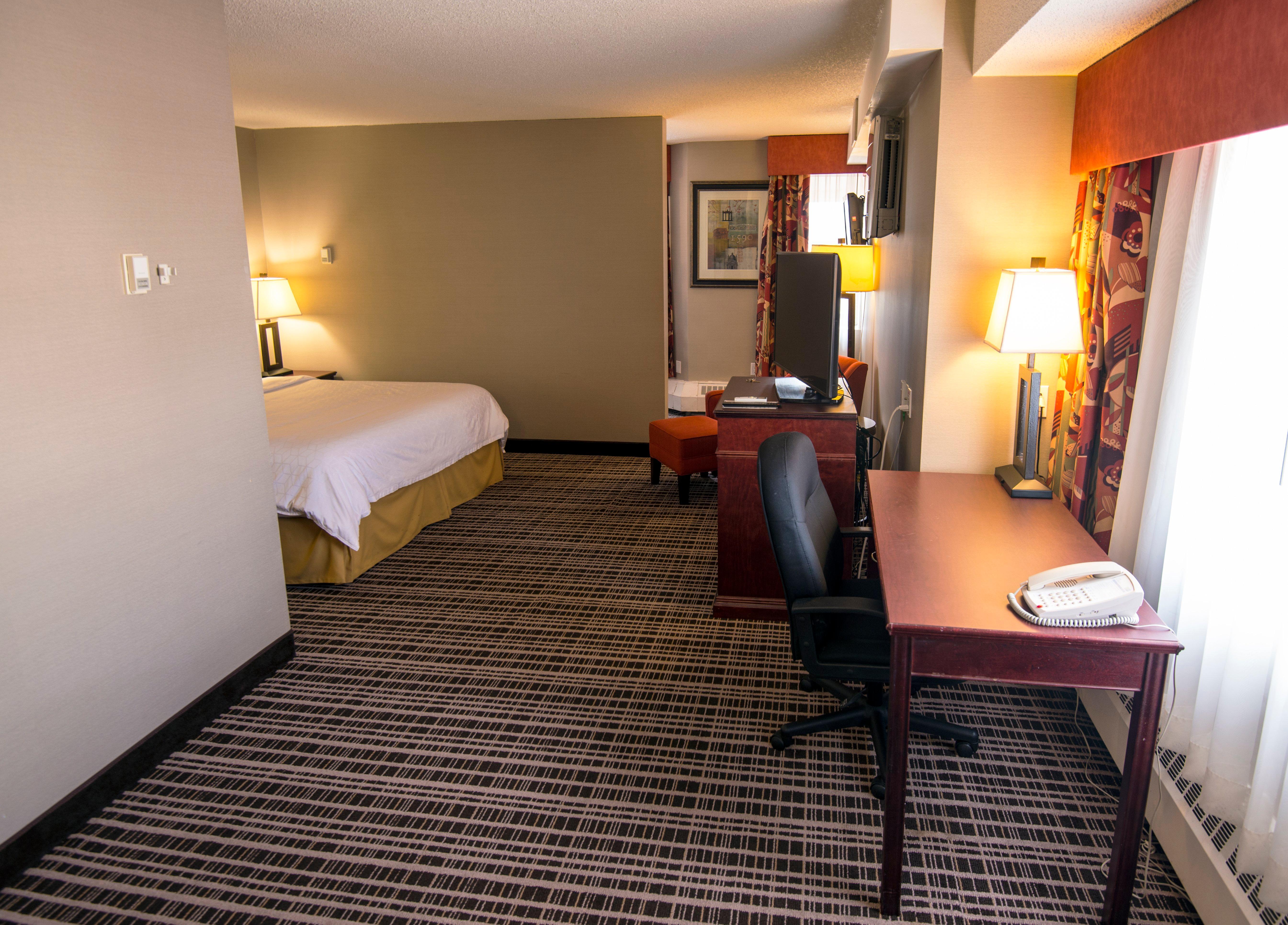 Holiday Inn Express Red Deer By Ihg Exteriör bild