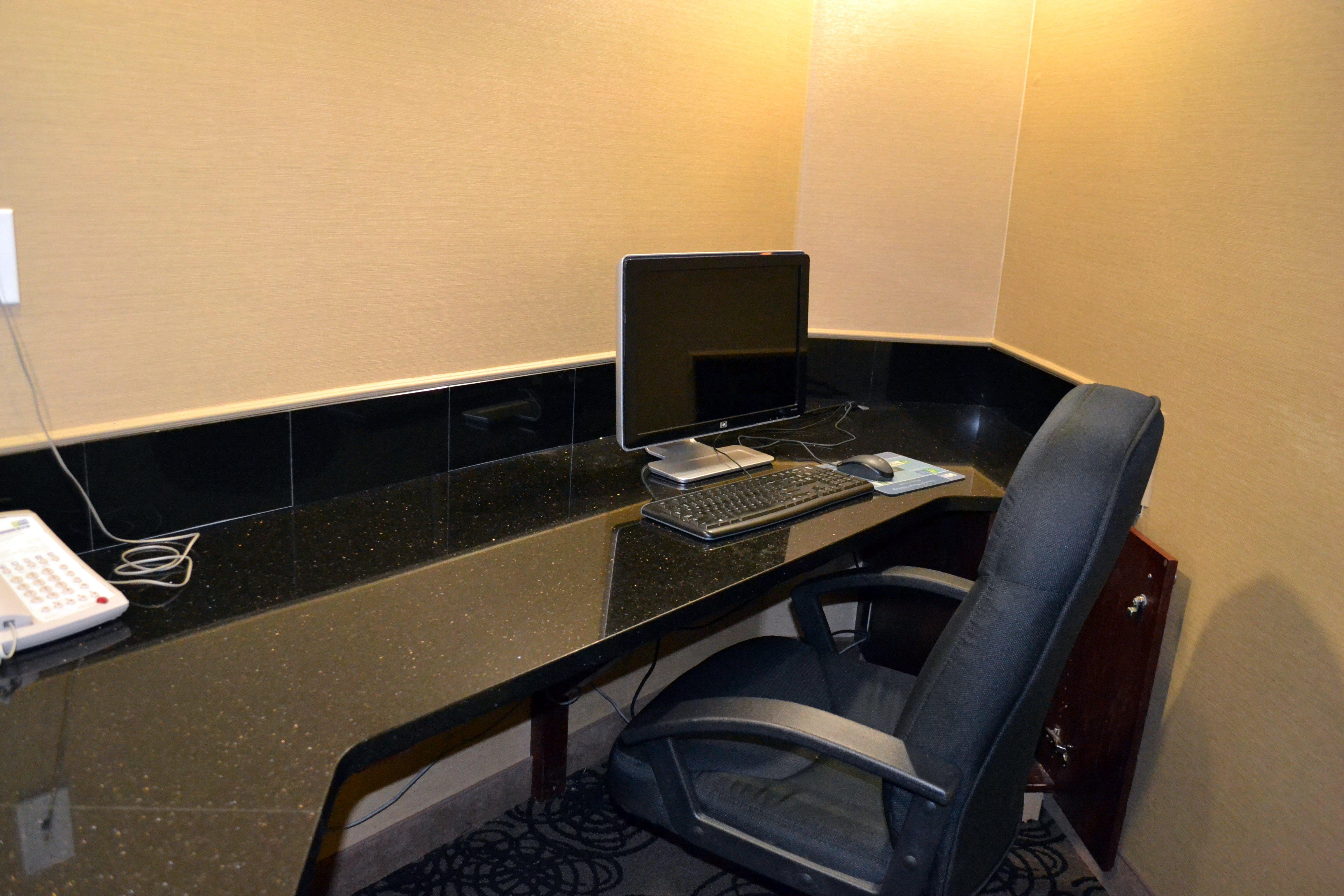 Holiday Inn Express Red Deer By Ihg Exteriör bild