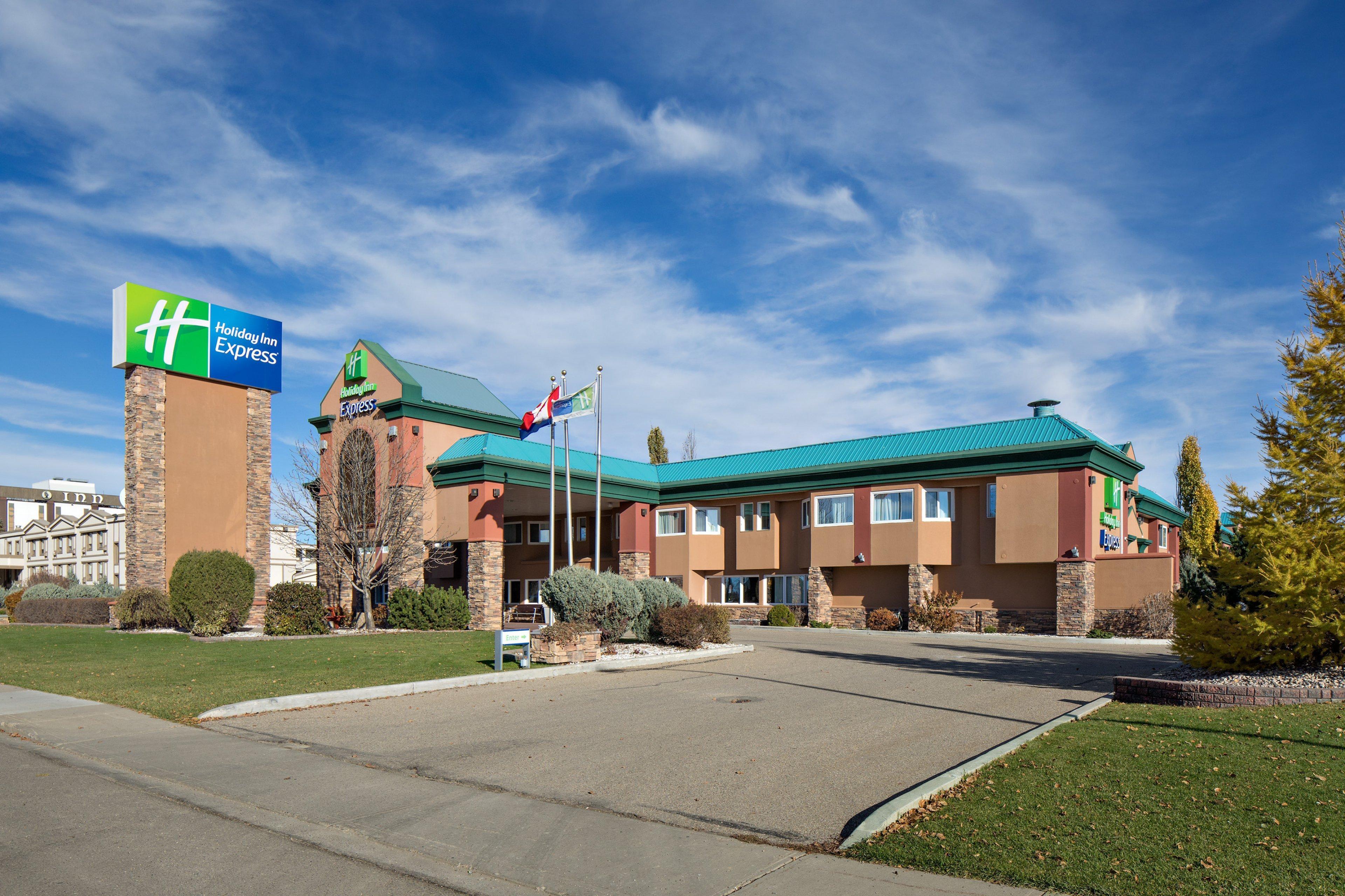Holiday Inn Express Red Deer By Ihg Exteriör bild