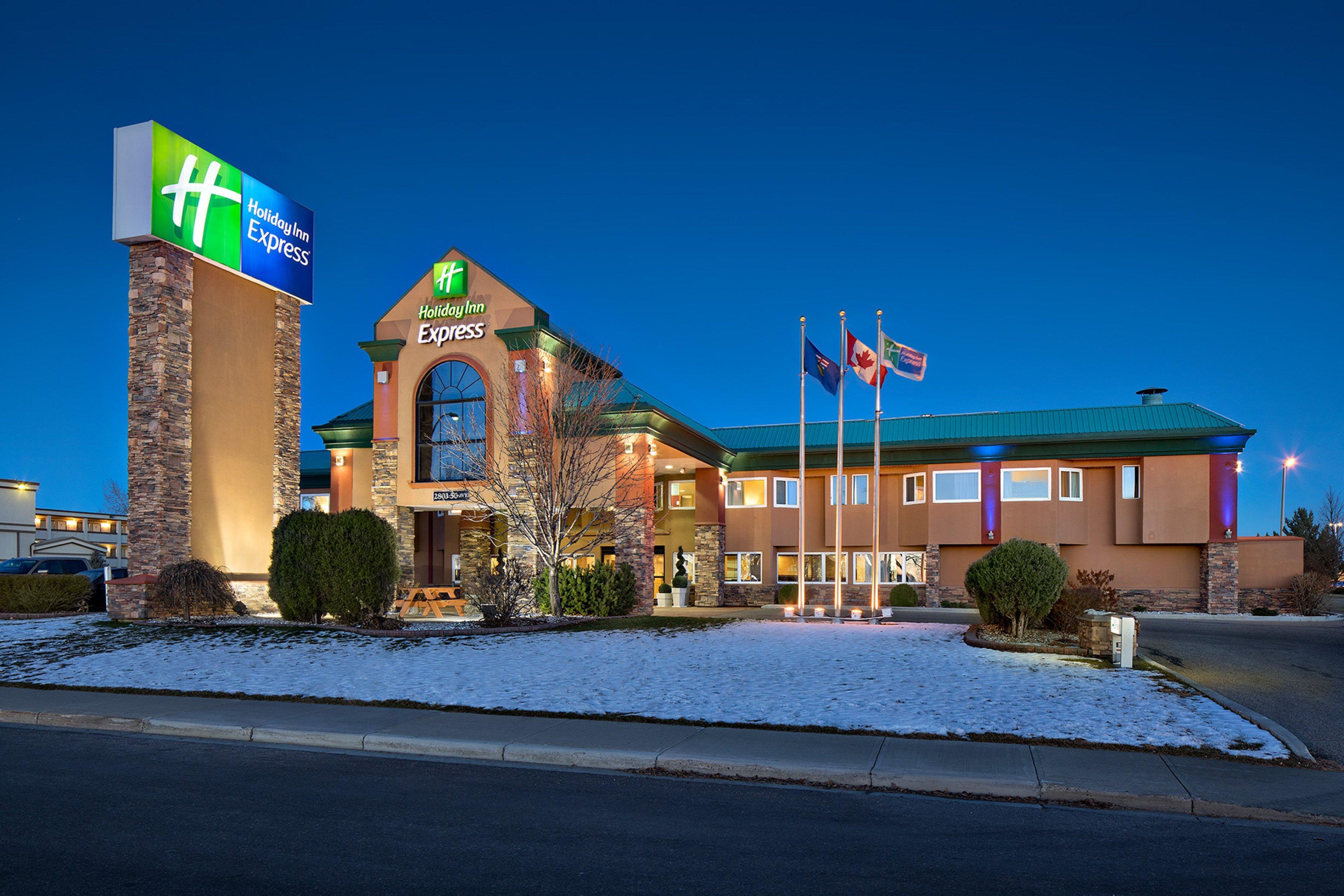 Holiday Inn Express Red Deer By Ihg Exteriör bild