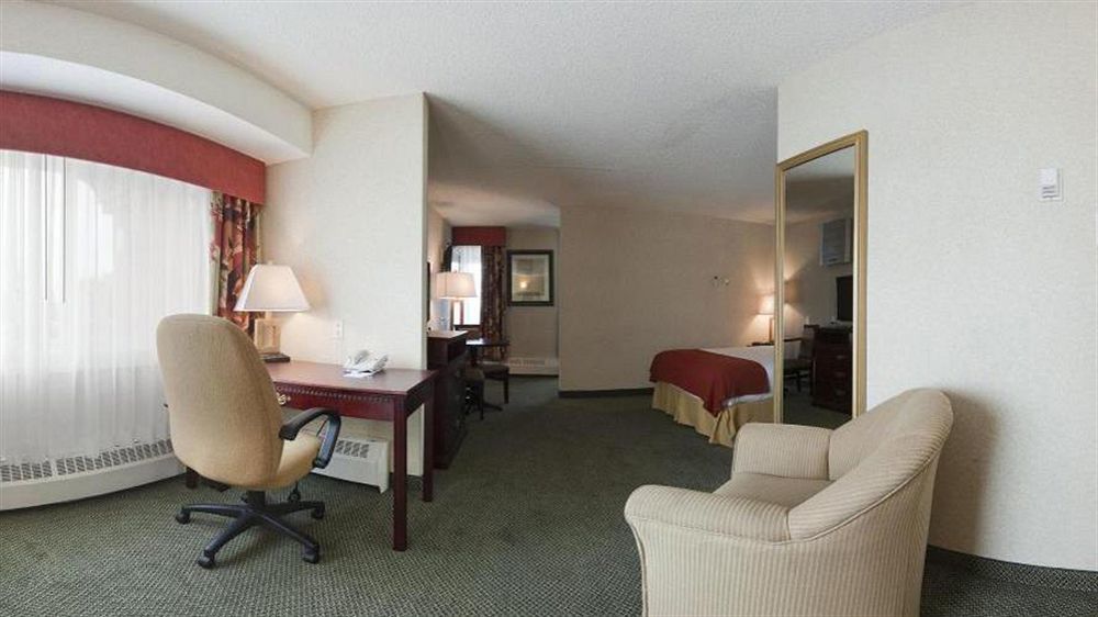 Holiday Inn Express Red Deer By Ihg Exteriör bild