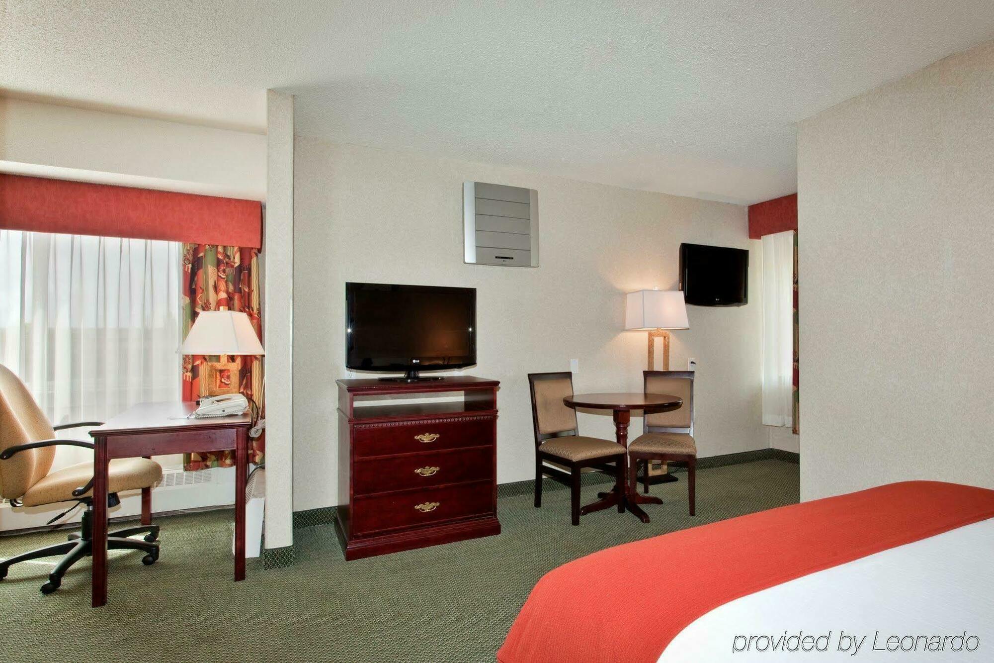 Holiday Inn Express Red Deer By Ihg Rum bild