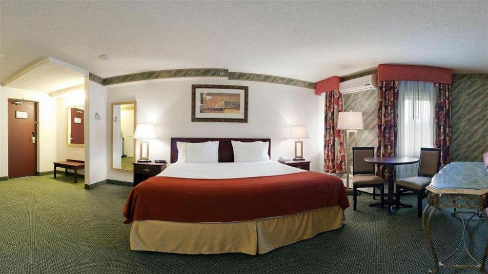 Holiday Inn Express Red Deer By Ihg Exteriör bild